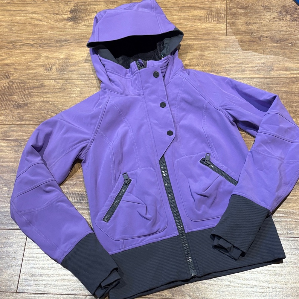 Lululemon Vintage Escapade Hooded lined soft shell purple and grey jacket